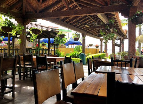 colombia/guatape/restaurant/restaurante-bar-el-portal