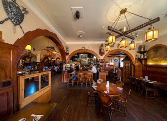 michigan/southeast-michigan/restaurant/dakota-inn