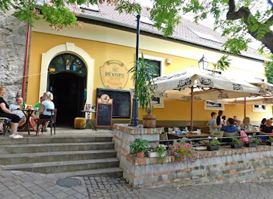 hungary/vac/restaurant/revkapu-kisvendeglo