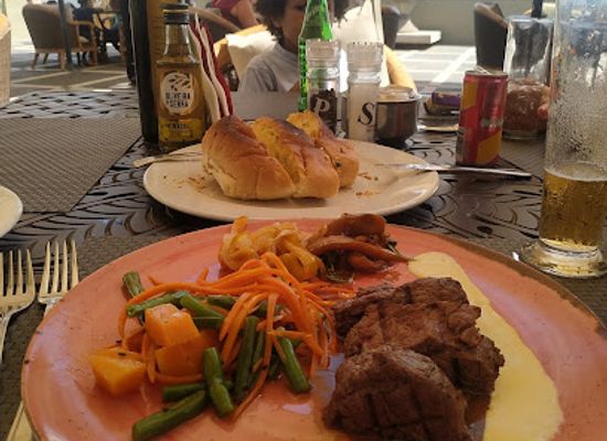 mozambique/makonde-plateau/restaurant/zambi