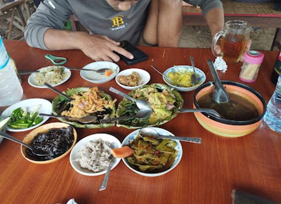 myanmar-burma/bagan/nyaung-u/restaurant/rhwetma mranmthamngshoeng