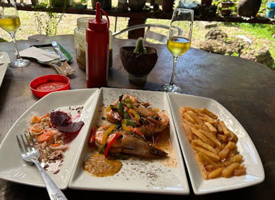 panama/portobelo/restaurant/restaurante-donde-arik