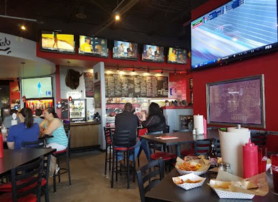 arkansas/fayetteville/restaurant/smitty-s-garage-burgers-beer