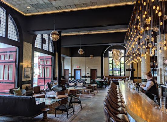 michigan/detroit/restaurant/the-apparatus-room