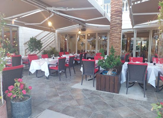 cyprus/coral-bay/restaurant/les-amis-restaurant