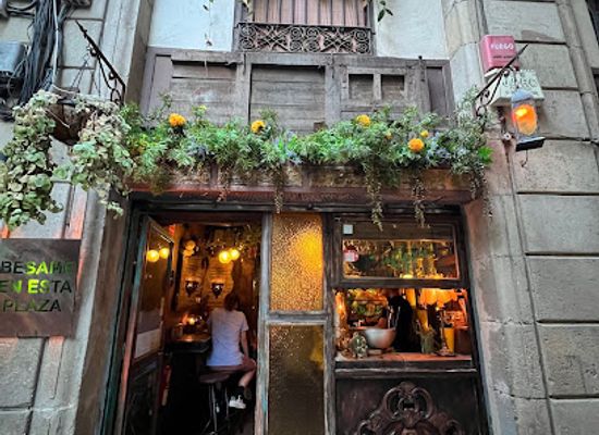 spain/barcelona/gothic-quarter/restaurant/la-alcobita-tapas
