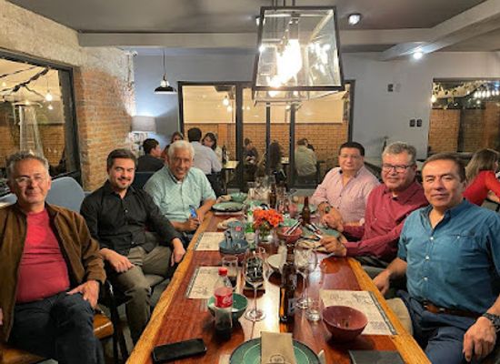 bolivia/la-paz-valley/restaurant/tinto-carnes-vinos