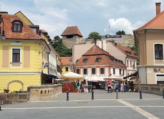 hungary/eger/restaurant/piggy-fanny-restaurant-cafe