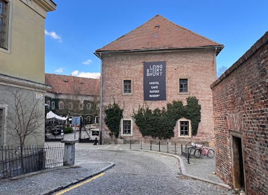 czechia/moravia/restaurant/long-story-short-eatery-bakery