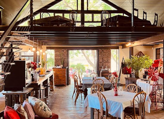 namibia/otjiwarongo/restaurant/memoirs-bar-restaurant