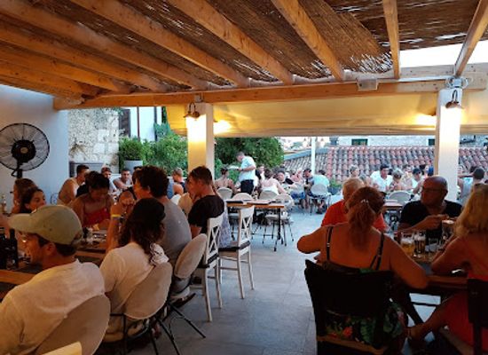 croatia/hvar/restaurant/restaurant-mizarola