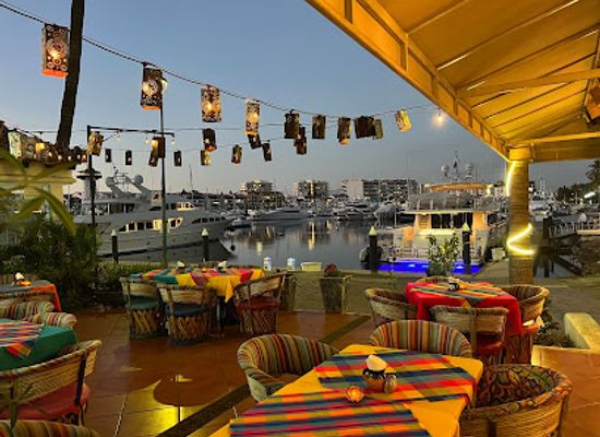 mexico/puerto-vallarta/marina-vallarta/restaurant/los-mariachiles-restaurant