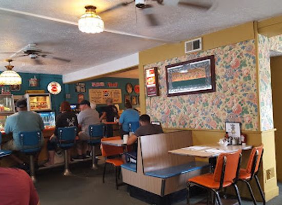 ohio/akron/north-hill/restaurant/fred-s-diner