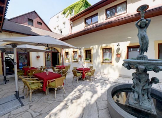 slovakia/kosice/restaurant/12-apostolov