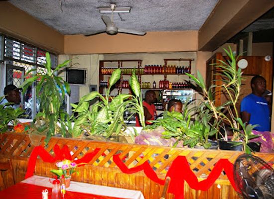 jamaica/santa-cruz-mountains/restaurant/cynthia-s-soup-bowl-restaurant-bar