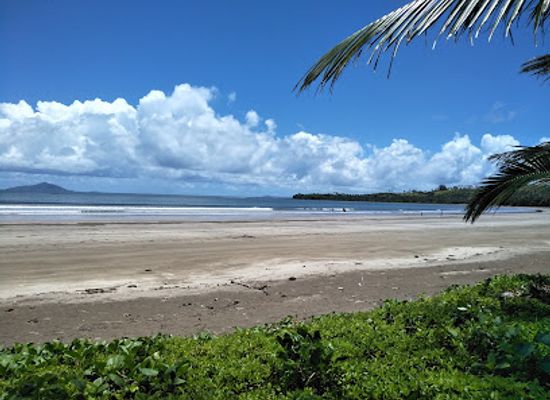 philippines/bicol-region/restaurant/labnig-beach