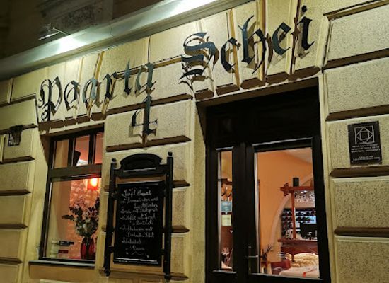 romania/brasov/schei/restaurant/poarta-schei-4