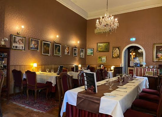 hungary/cserehat/restaurant/kacsa-etterem