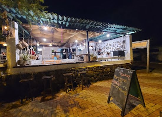ecuador/puerto-baquerizo-moreno/restaurant/inti-garden