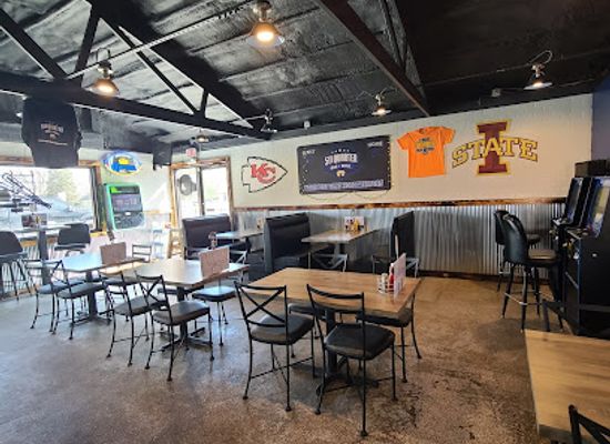 iowa/northeast-iowa/restaurant/5th-quarter