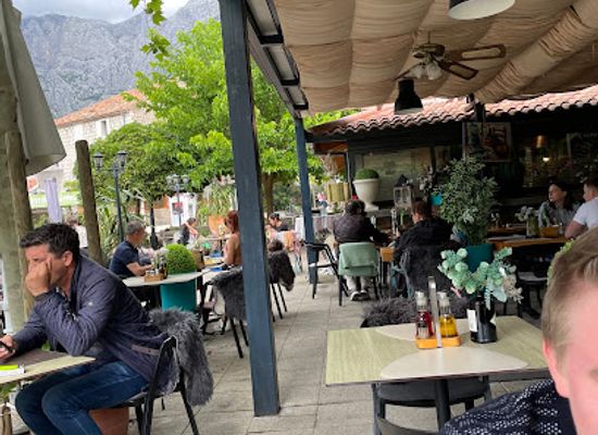 croatia/makarska/restaurant/restaurant-vinencia