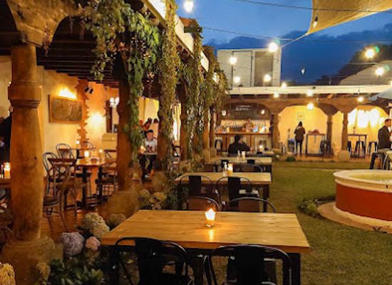 guatemala/antigua-guatemala/restaurant/hector-s-bistro