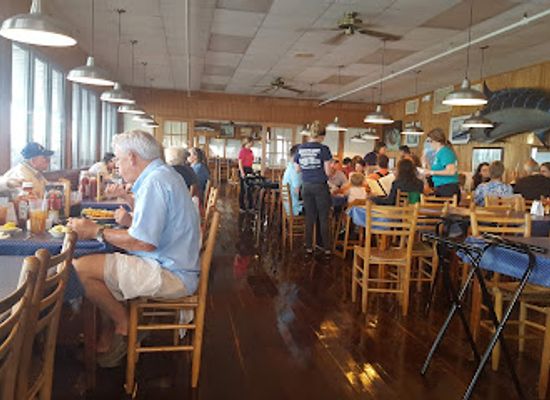 north-carolina/crystal-coast/restaurant/sanitary-fish-market-and-restaurant