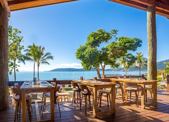 australia/whitsunday-islands/restaurant/northerlies-beach-bar-grill-airlie-beach