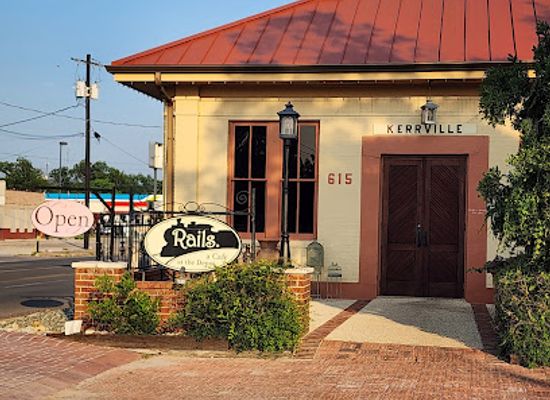 texas/hill-country/restaurant/rails-a-cafe-at-the-depot