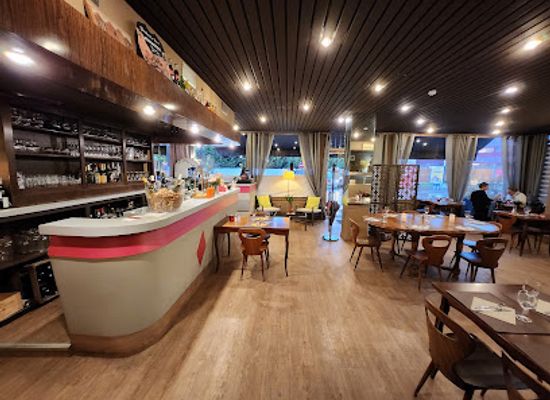 france/normandy-beaches/restaurant/les-cabines