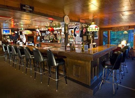 new-york/adirondack-mountains/restaurant/red-dog-tavern