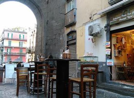 italy/naples/restaurant/trattoria-la-porta-di-san-gennaro