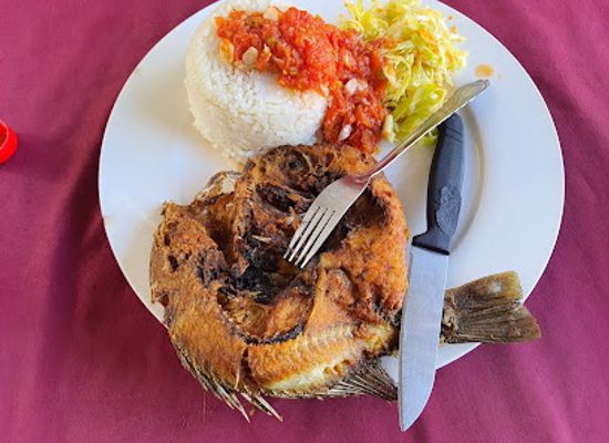 malawi/cape-maclear/restaurant/wb-restaurant