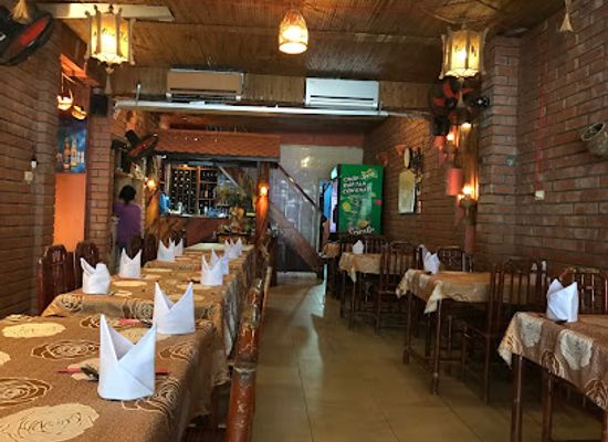 vietnam/hue/phu-hoi/restaurant/golden-rice-restaurant