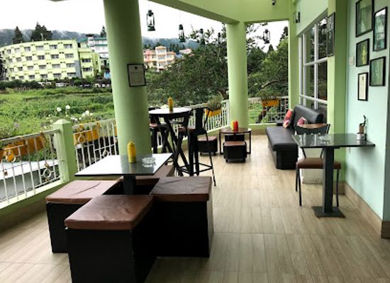 india/shillong/restaurant/dylan-s-cafe