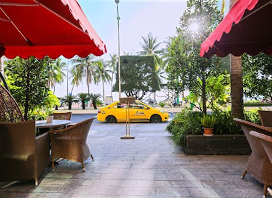 vietnam/nha-trang/tran-phu-beach/restaurant/runam-cafe-restaurant
