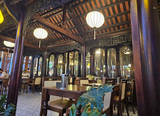 vietnam/hue/restaurant/madam-thu-2