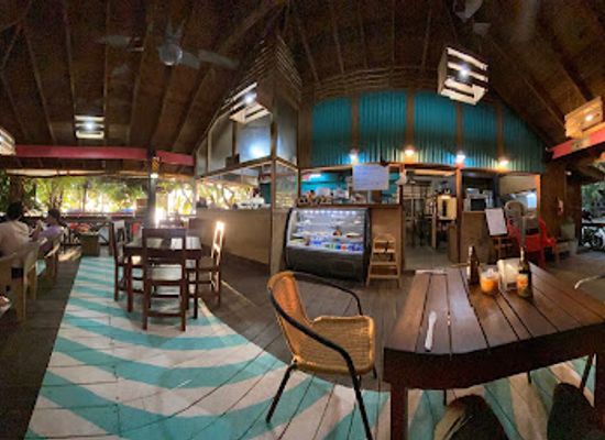 honduras/roatan/restaurant/creoles-rotisserie-chicken