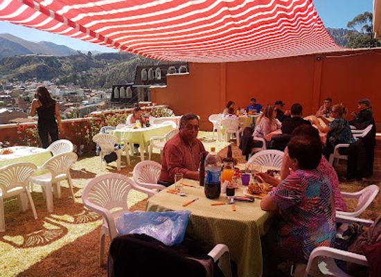 bolivia/gran-chaco/restaurant/recreo-familiar-los-jardines