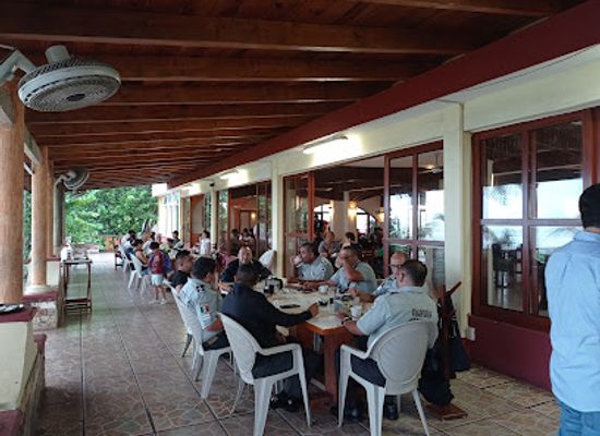 mexico/veracruz/malecon/restaurant/restaurante-paradise
