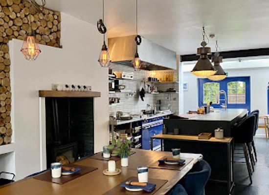 ireland/county-kildare/restaurant/alumni-kitchen-table-and-rooms