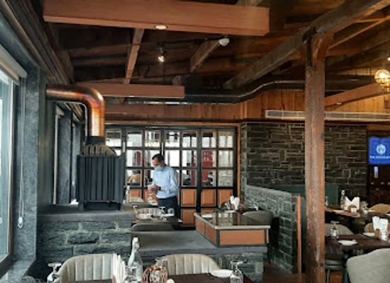 india/kashmir-valley/restaurant/the-waterfront