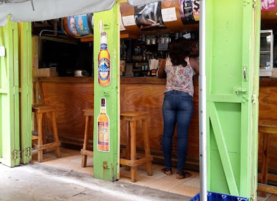 saint-lucia/castries/restaurant/monty-s-place-venders-arcade