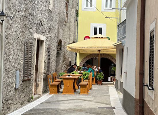 croatia/lika/restaurant/konoba-ivka