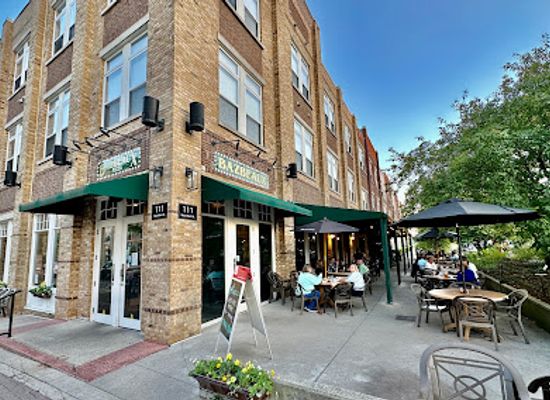 indiana/carmel/restaurant/bazbeaux-pizza-carmel