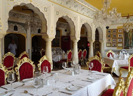 india/jaipur/city-palace/restaurant/peacock-restaurant
