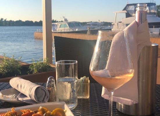 new-york/thousand-islands/restaurant/windows-on-the-bay