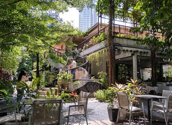thailand/bangkok/restaurant/the-gardens-of-dinsor-palace