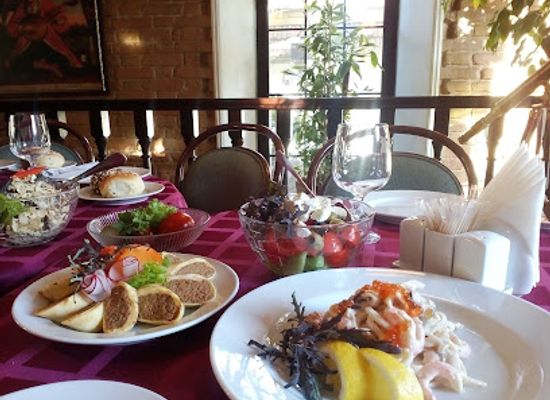 ukraine/tavria/restaurant/bilya-kaminu
