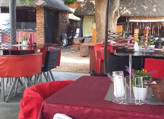 malawi/salima-lakeshore/restaurant/kumadzi-restaurant